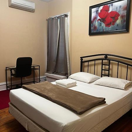 Adas Guesthouse トロント エクステリア 写真